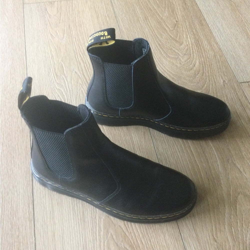 Dr Martens “Dorrian” Chelsea boots